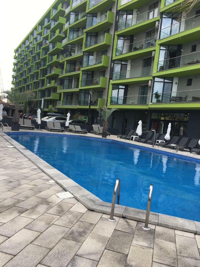 Umi Apartment Alezzi Resort Năvodari Exteriör bild