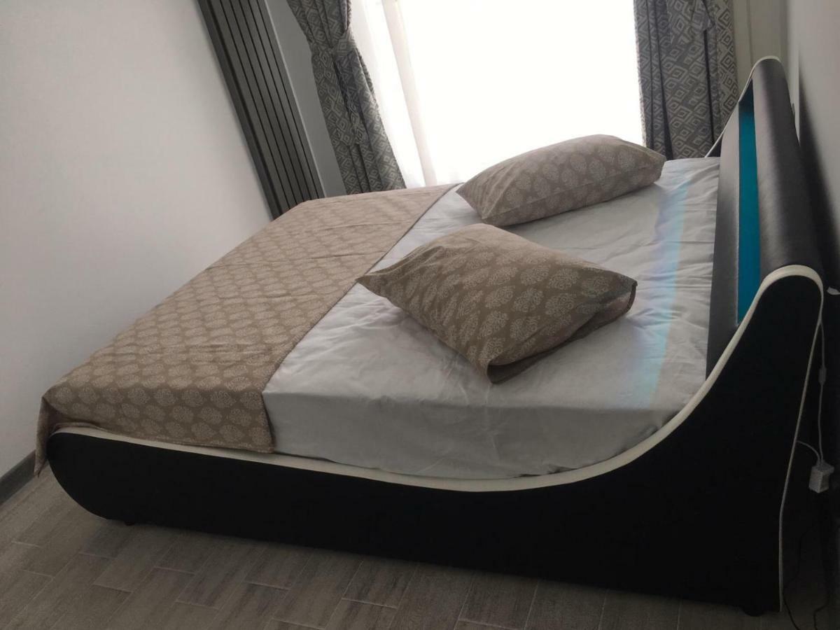 Umi Apartment Alezzi Resort Năvodari Exteriör bild