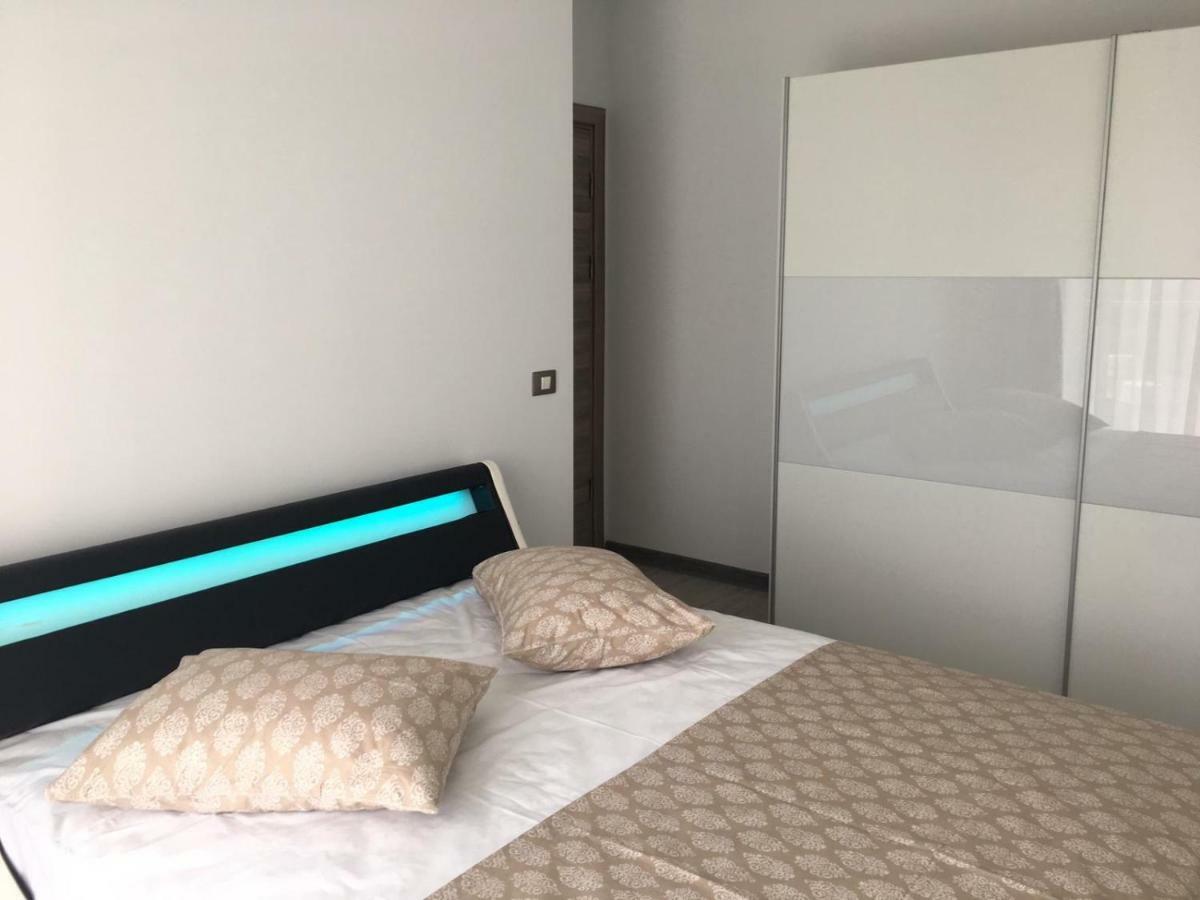 Umi Apartment Alezzi Resort Năvodari Exteriör bild