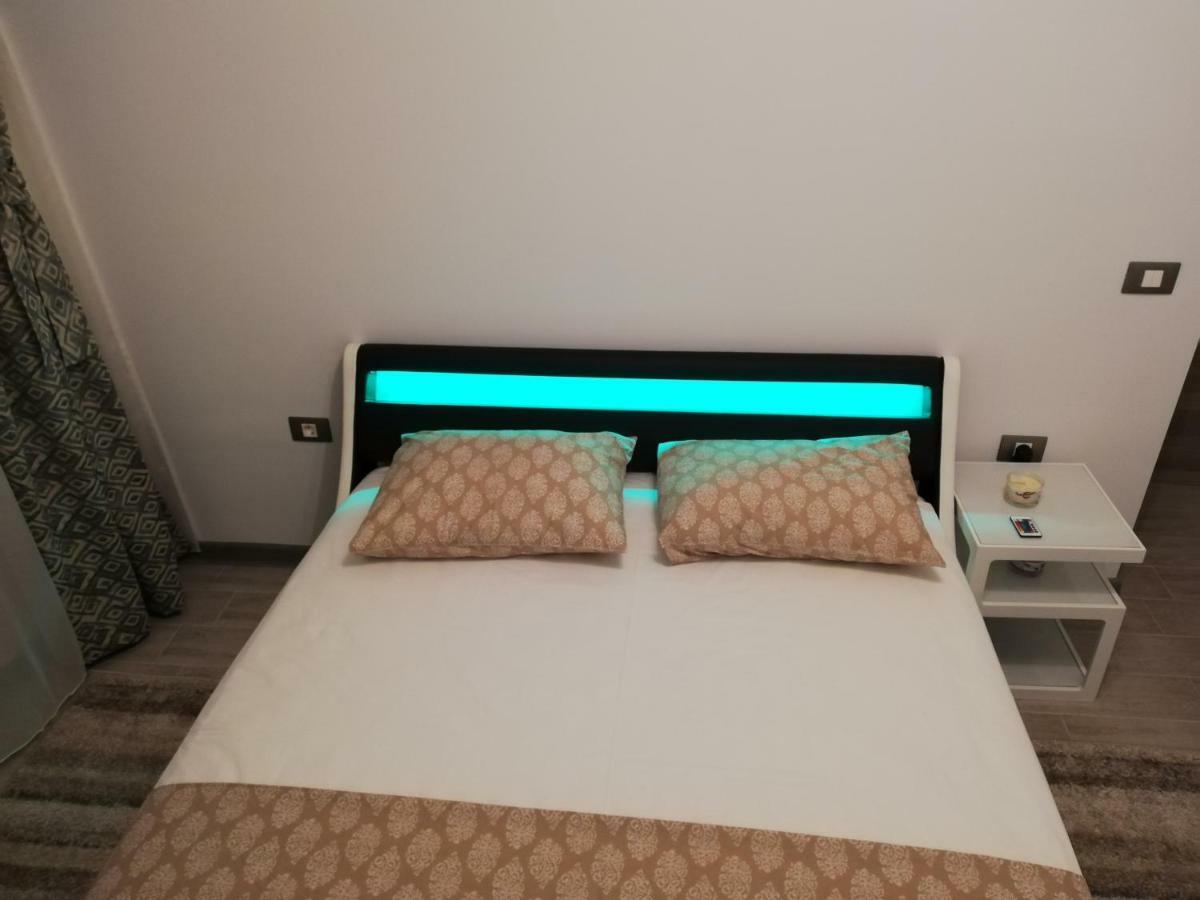 Umi Apartment Alezzi Resort Năvodari Exteriör bild
