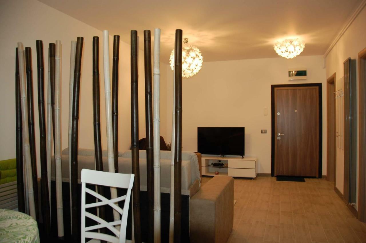 Umi Apartment Alezzi Resort Năvodari Exteriör bild